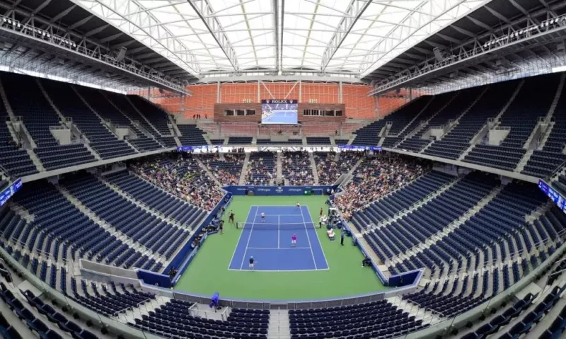 Indoor Tennis Stadium altzairuzko eraikuntza