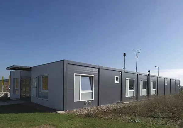 Aurrefabrikatutako altzairuzko edukiontzien bulegoa