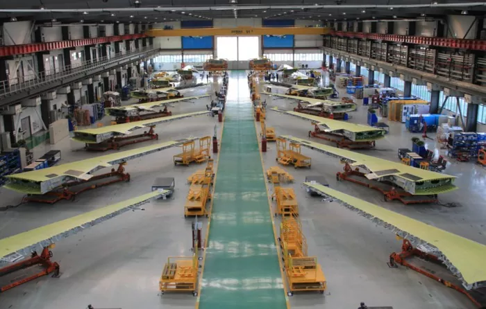 Altzairu Egitura Hegazkinen Fabrikazio Tailerra Eraikuntza