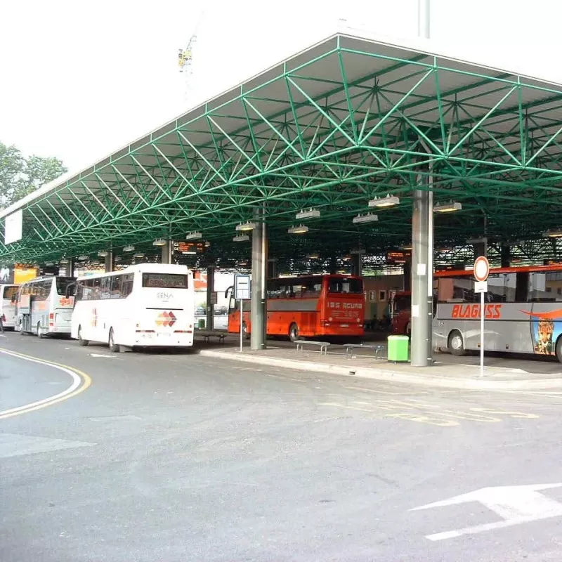 Altzairuzko Egitura Autobus Biltegia